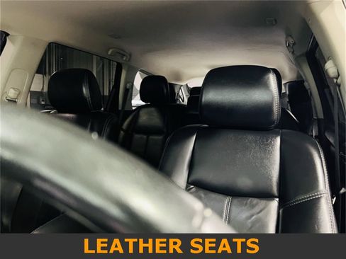 Used 2018 Nissan Pathfinder SL w/ Midnight Edition Package image 2