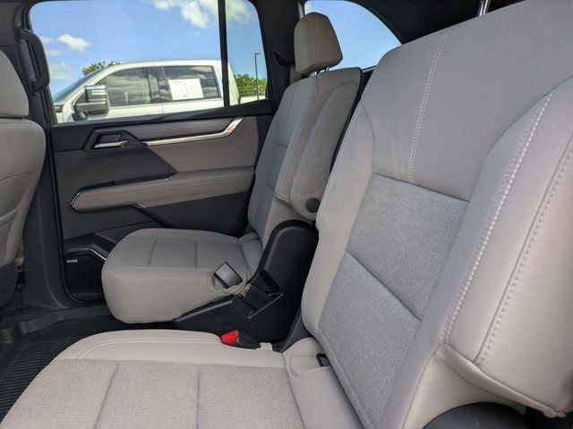 Used 2026 GMC Acadia Elevation w/ LPO, Floor Liner Package FWD image 17