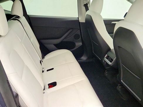 Used 2023 Tesla Model Y Long Range AWD/4WD image 28