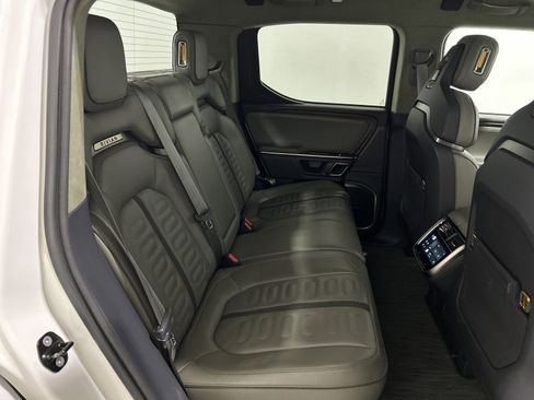 Used 2022 Rivian R1T Adventure image 22