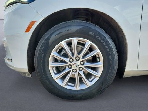 Used 2024 Buick Enclave Premium image 14
