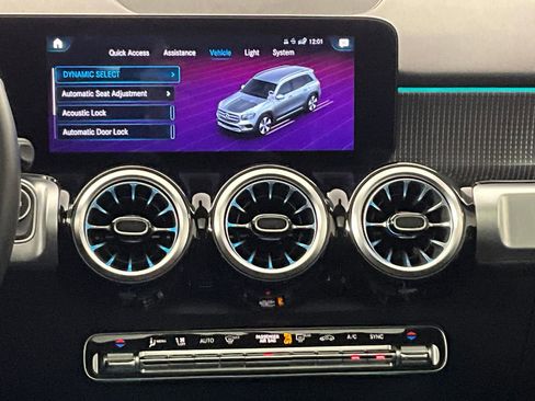 Used 2022 Mercedes-Benz GLB 250 image 14