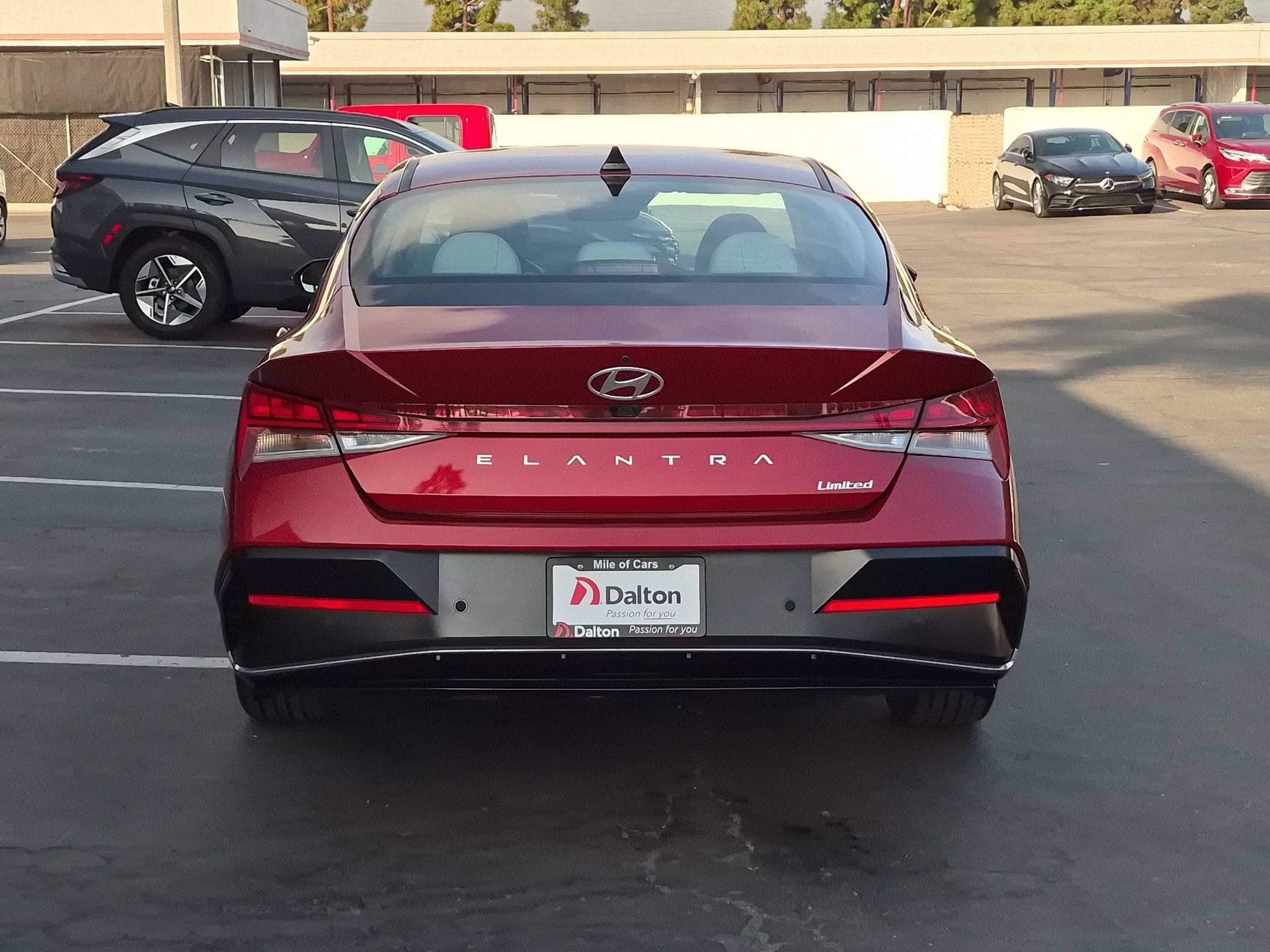 Used 2024 Hyundai Elantra Limited FWD image 7