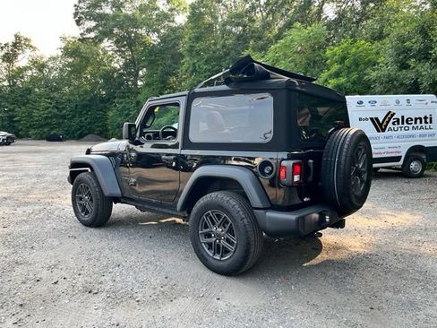 Used 2024 Jeep Wrangler Sport AWD/4WD image 9