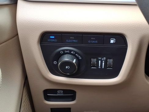 Used 2022 Jeep Grand Cherokee Limited 4xe w/ Luxury Tech Group II AWD/4WD image 26