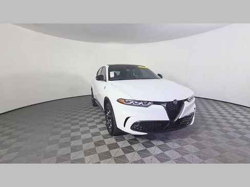 Used 2025 Alfa Romeo Tonale w/ Premium Package AWD/4WD image 51