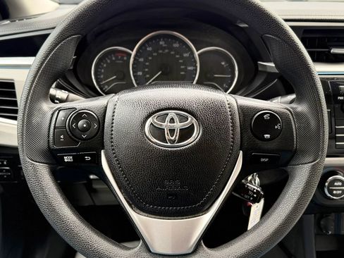 Used 2015 Toyota Corolla LE FWD image 12