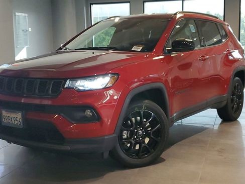 Used 2025 Jeep Compass Latitude w/ Altitude Special Edition image 33