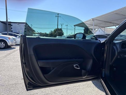 Used 2019 Dodge Challenger SXT RWD image 6