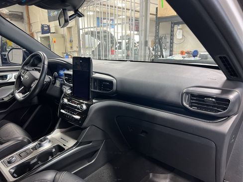 Used 2021 Ford Explorer ST w/ Equipment Group 401A image 24