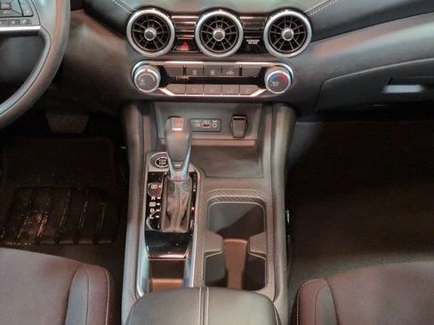 Used 2025 Nissan Sentra SV FWD image 17