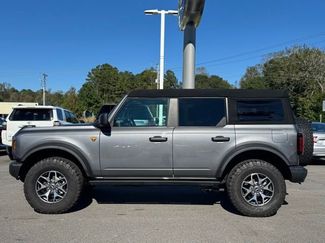 Used 2023 Ford Bronco Badlands video 2