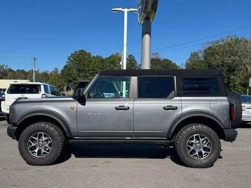 Used 2023 Ford Bronco Badlands image 2
