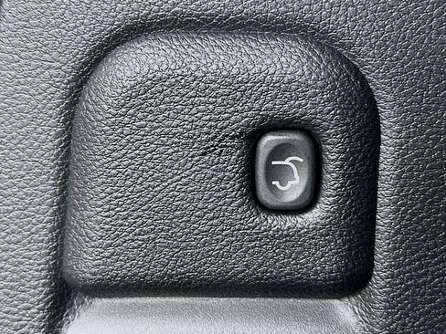 Used 2021 Jeep Grand Cherokee Limited image 32