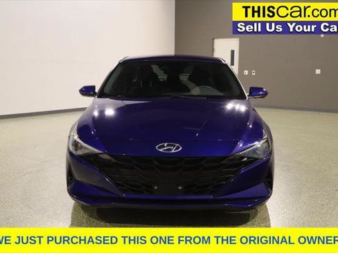 Used 2023 Hyundai Elantra SEL w/ Convenience Package FWD image 3