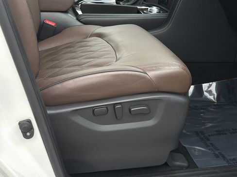 Used 2023 Nissan Armada Platinum w/ Captain's Chairs Package AWD/4WD image 13