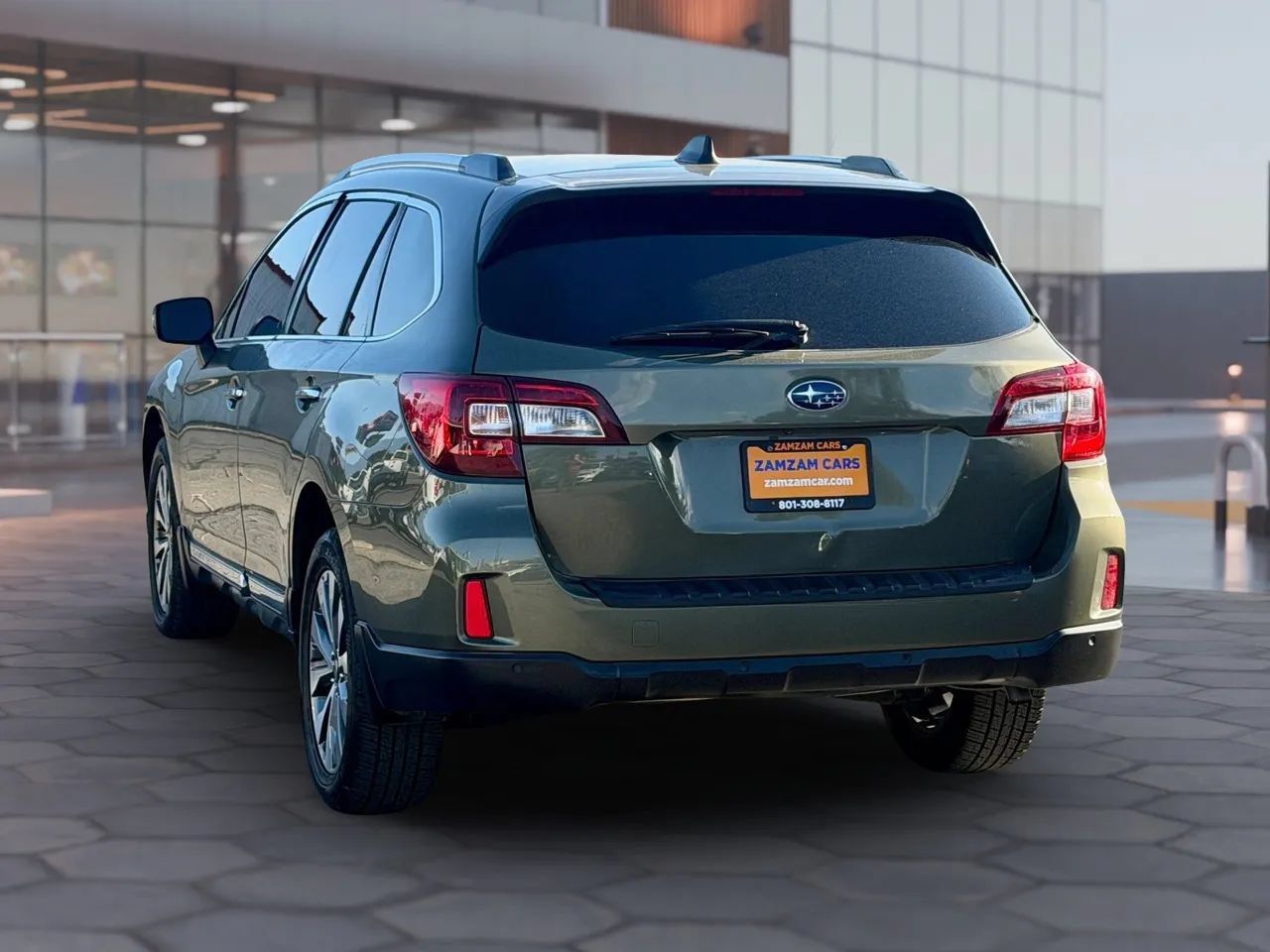Used 2017 Subaru Outback 3.6R Touring AWD/4WD image 8