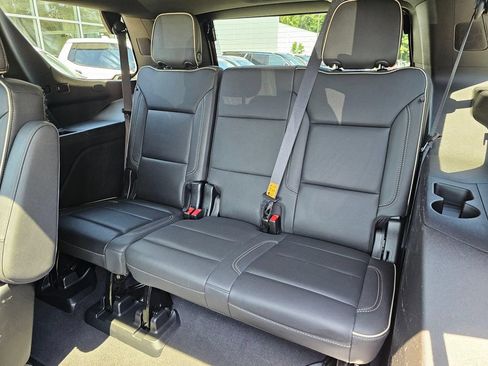 Used 2023 GMC Yukon SLT w/ SLT Premium Package AWD/4WD image 18