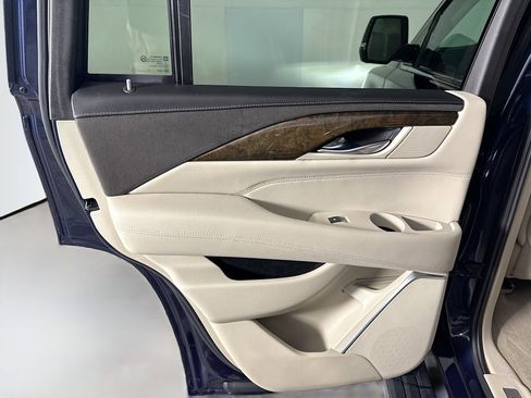 Used 2018 Cadillac Escalade Premium Luxury image 26