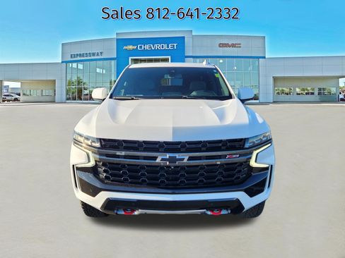 Used 2021 Chevrolet Suburban Z71 w/ Luxury Package AWD/4WD image 2