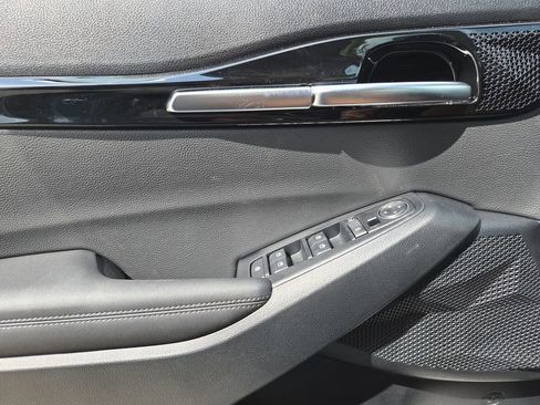 New 2026 Kia Seltos EX FWD image 17