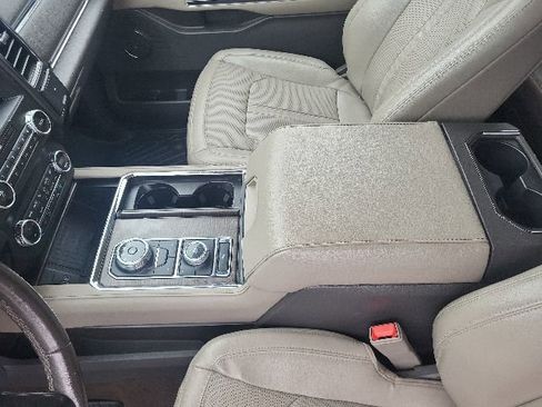 Used 2021 Ford Expedition Limited AWD/4WD image 39