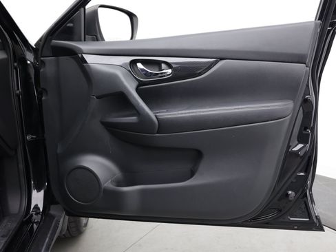 Used 2020 Nissan Rogue SL FWD image 42