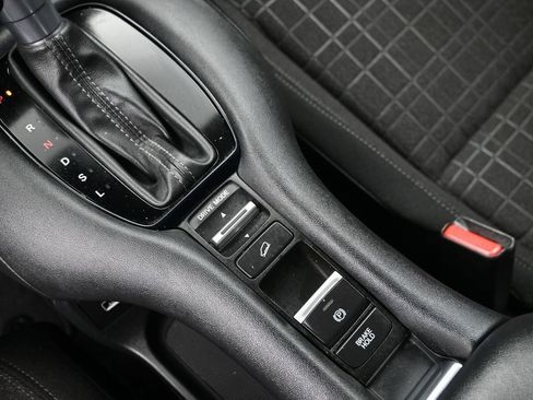 Certified 2023 Honda HR-V LX image 16