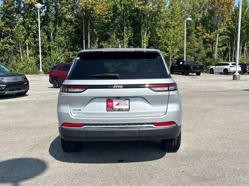 Used 2024 Jeep Grand Cherokee Limited 4xe AWD/4WD image 5
