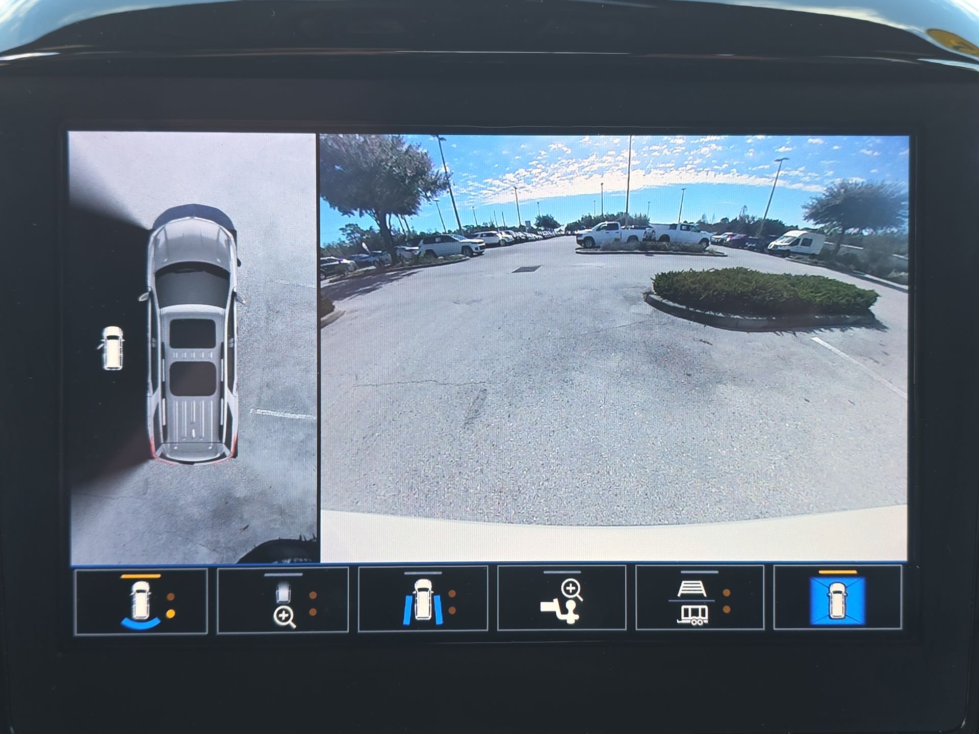 Used 2022 Chevrolet Traverse Premier AWD/4WD image 31