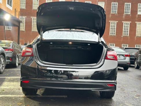 Used 2022 Chevrolet Malibu LT image 9