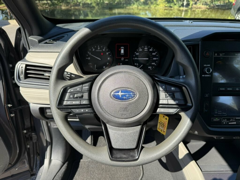 Used 2025 Subaru Forester AWD/4WD image 6