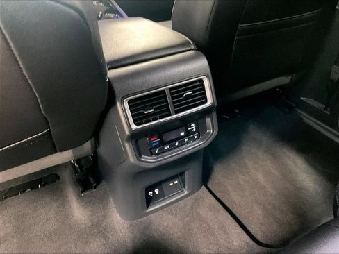 Used 2025 Volkswagen Atlas SEL AWD/4WD image 29