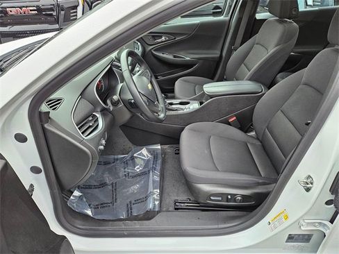 Used 2023 Chevrolet Malibu LT image 11