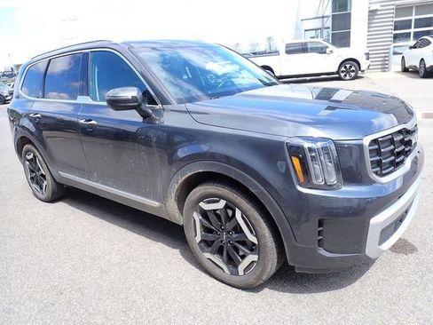 Used 2024 Kia Telluride S image 5