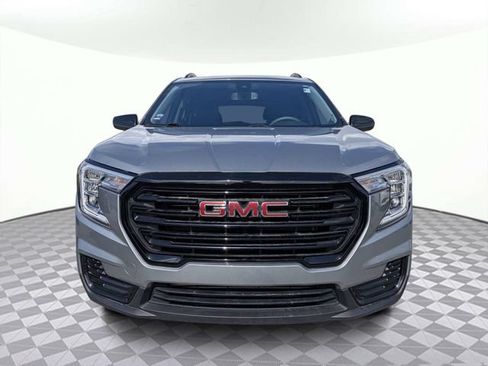 Used 2023 GMC Terrain SLE w/ Driver Convenience Package FWD image 8