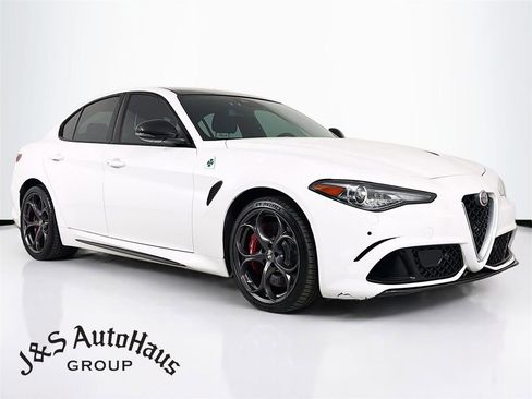 Used 2019 Alfa Romeo Giulia Quadrifoglio w/ Driver Assist Dynamic Package RWD image 1