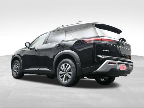 Used 2025 Nissan Pathfinder SL FWD image 19