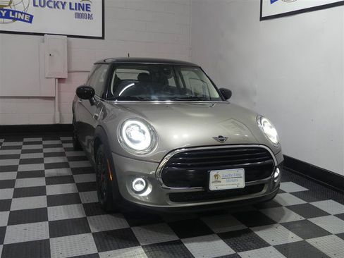 Used 2020 MINI Cooper 2-Door Hardtop w/ Storage Package FWD image 5