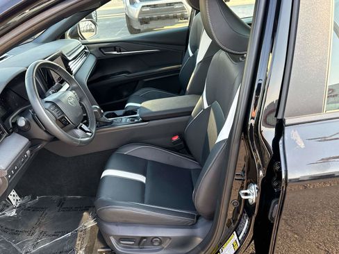 Used 2026 Toyota Camry SE FWD image 11