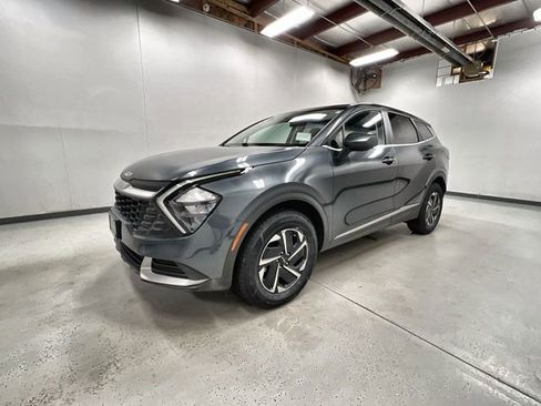 Used 2023 Kia Sportage LX AWD/4WD image 1