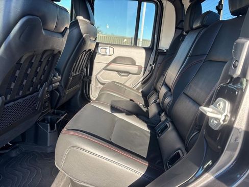Used 2022 Jeep Gladiator Rubicon image 12
