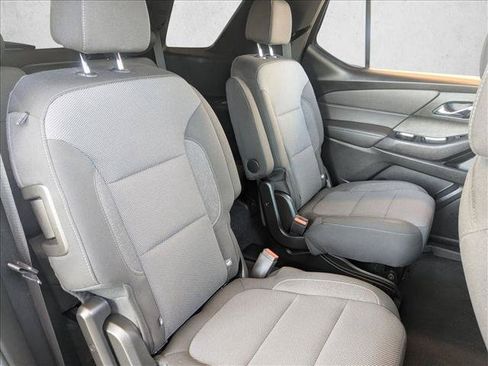 Used 2023 Chevrolet Traverse LT FWD image 21