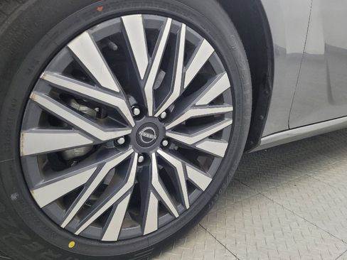 Used 2024 Nissan Altima 2.5 SV image 31