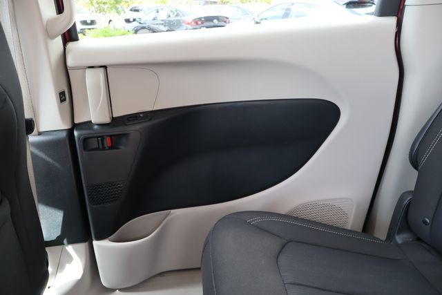 Used 2023 Chrysler Voyager LX FWD image 27