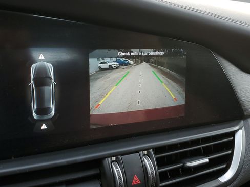 Used 2022 Alfa Romeo Giulia Ti image 28