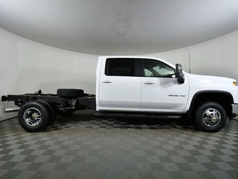 New 2026 Chevrolet Silverado 3500 LT w/ Convenience Package image 15