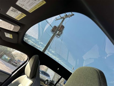 New 2026 Volvo EX30 Cross Country Ultra image 16