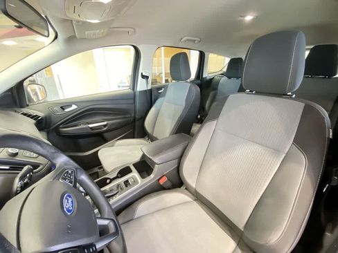Used 2018 Ford Escape SE image 14