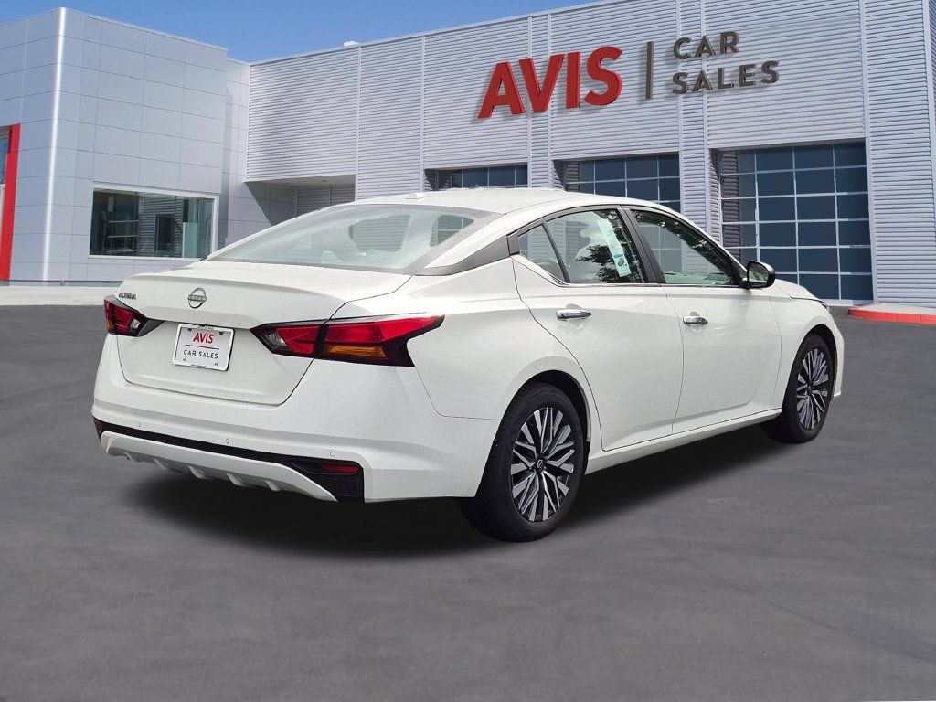 Used 2025 Nissan Altima 2.5 SV FWD image 5